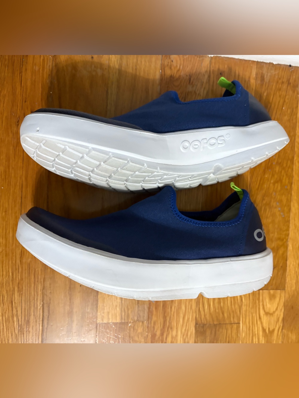 OOFOS OOmg eeZee Low women’s recovery shoes, Size 8 - Picture 4 of 10
